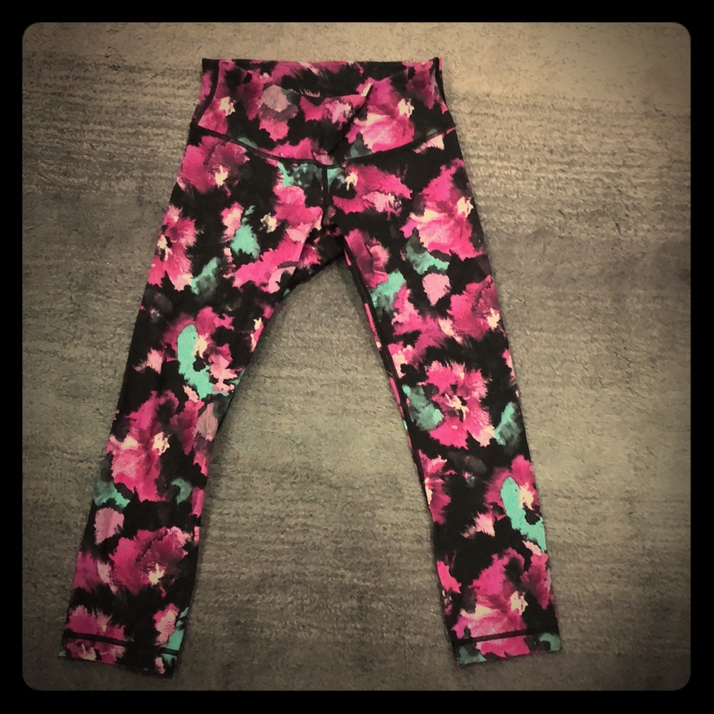 Lululemon wonder under cropped  leggings  Size4